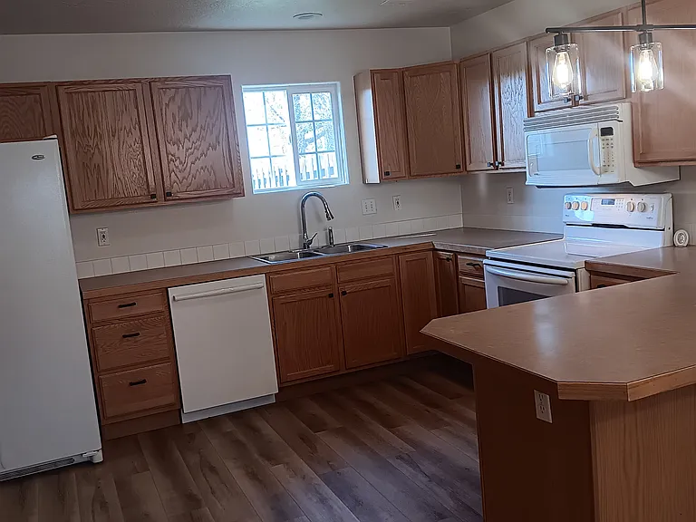 314 Ash Ct — Photo 4