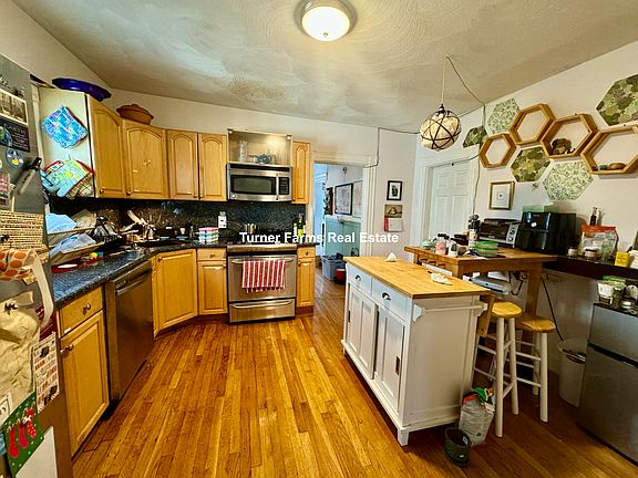 4th image of 35 Cameron Ave #2R
