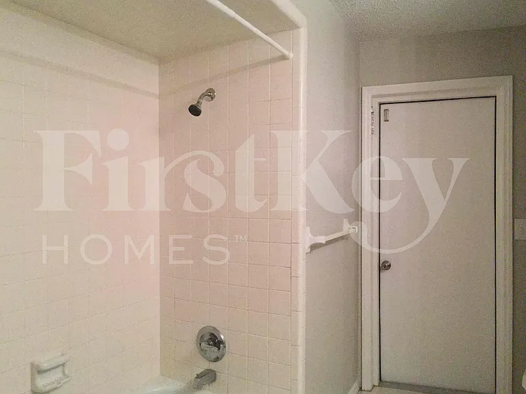 4514 Glen Eden — Photo 31