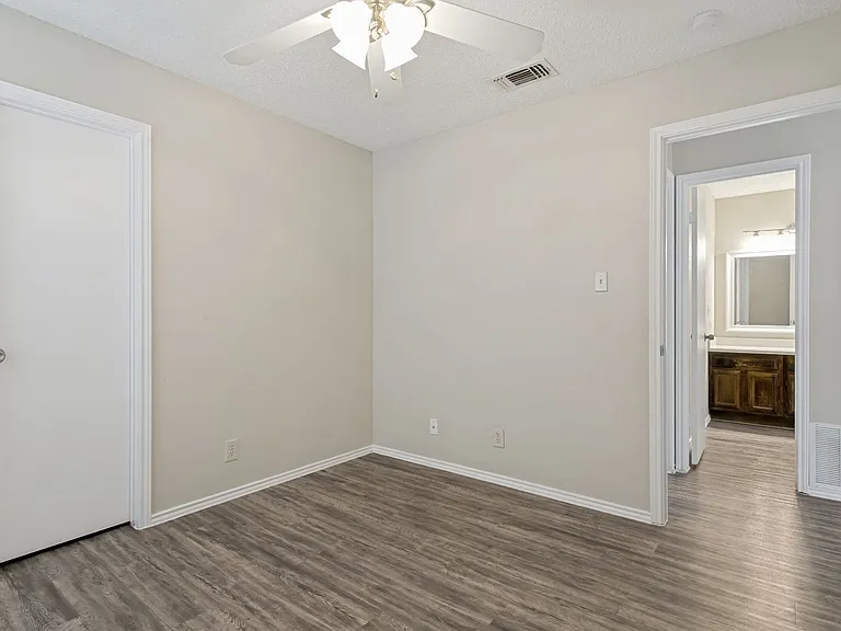 2-Bedroom Duplex — Photo 18