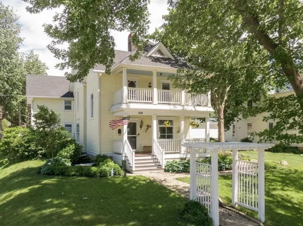 826 2nd St, Hudson, WI 54016