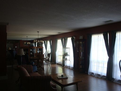 4th image of 3515 S Johnson Ct