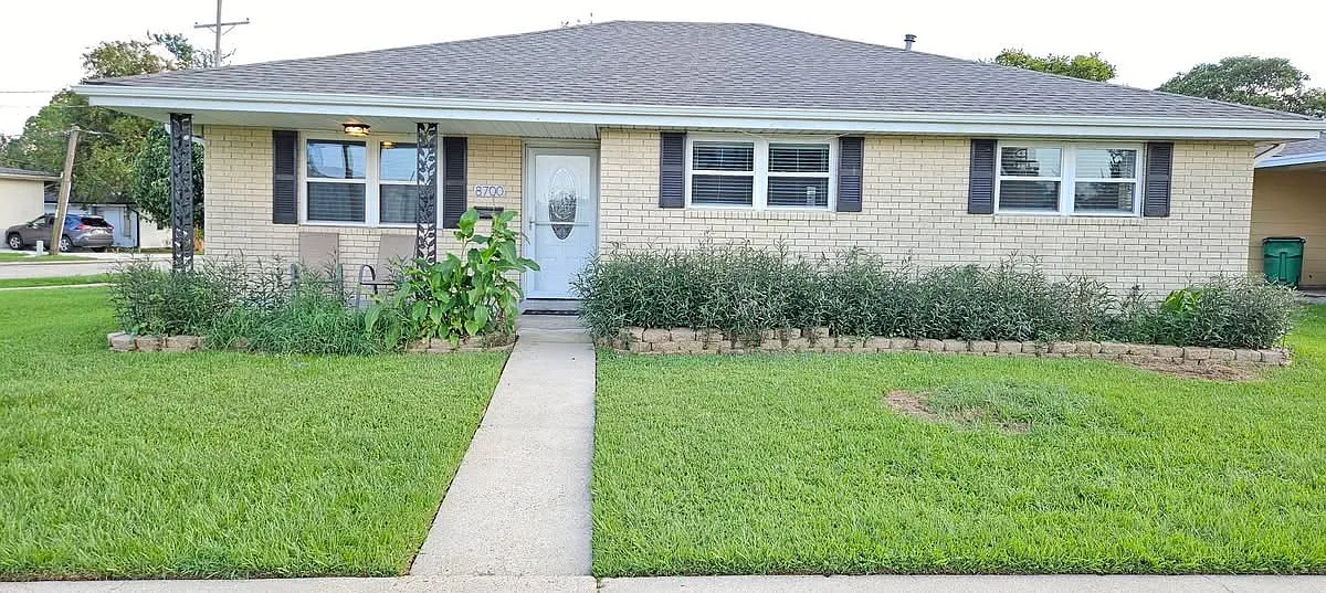4 bed, 1800 sqft, $2,700 — Photo 1