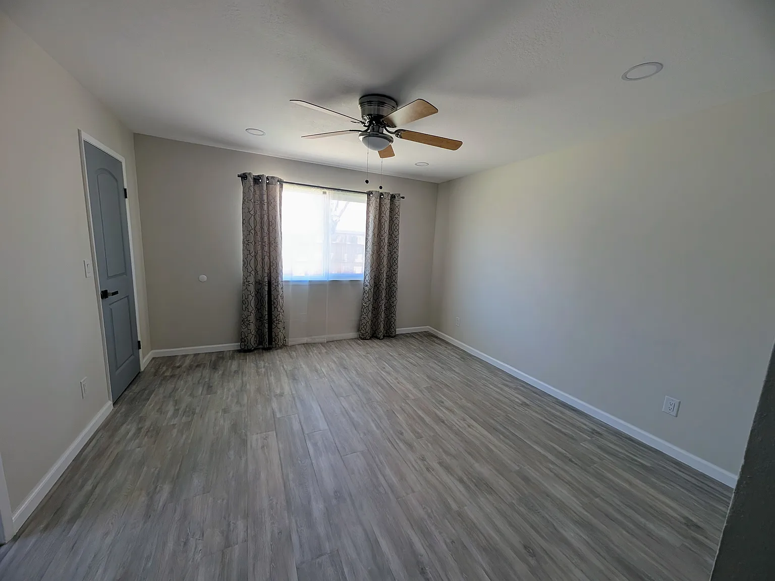 3 bed, 1456 sqft, $2,900 — Photo 4