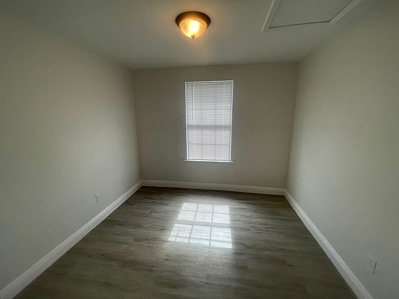 5th image of 1104 Carlton St