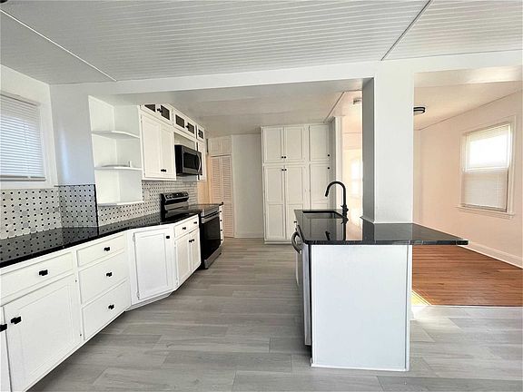2nd image of 50 Wilbur Blvd