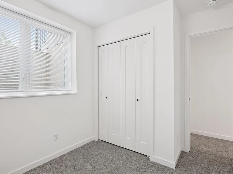 2062 Como Ave #2 — Photo 21