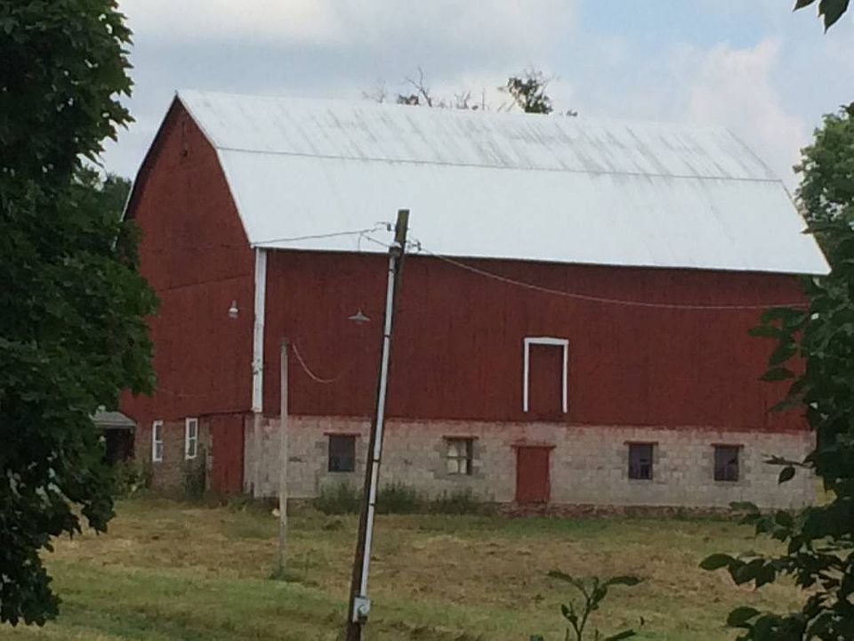2nd image of 256 Sportsman Rd