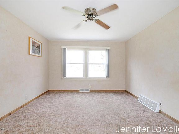 4th image of 4721 Westshire Dr NW