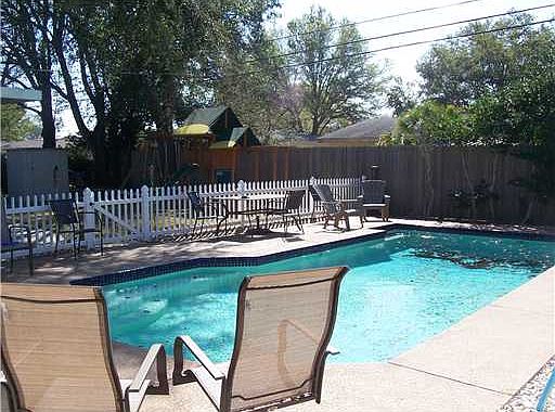 2nd image of 1631 Suffolk Dr