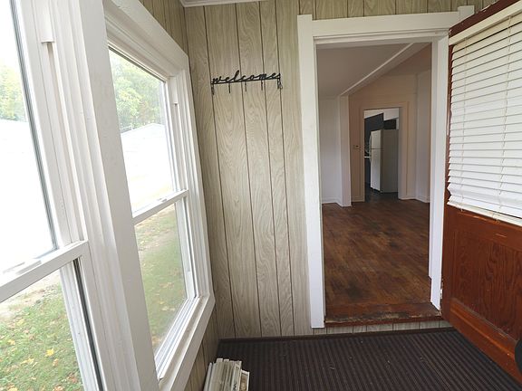 4th image of 306 Glenn St