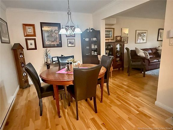 4th image of 362 Carleton St #108