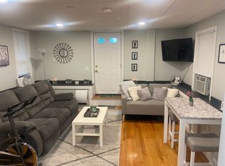 11 Salem St APT B, Woburn, MA 01801