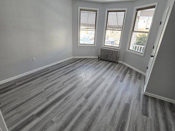5th image of 10 Schuyler Ave #G1
