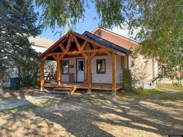 313 S 7th St E, Riverton, WY 82501