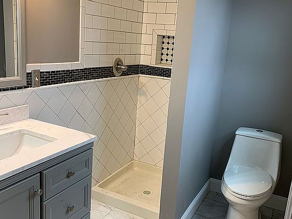 Master with custom tile show