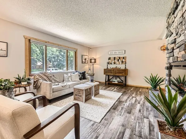 26438 Finley Ave, Wyoming, MN 55092