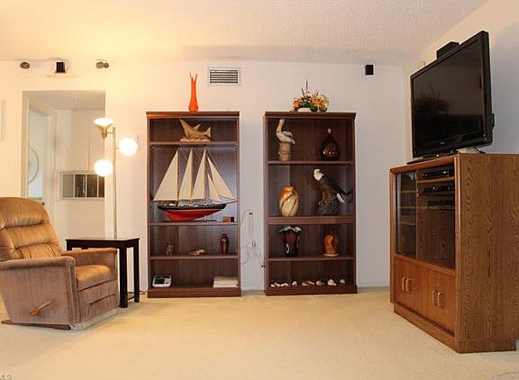 3rd image of 7400 College Pkwy APT 77C