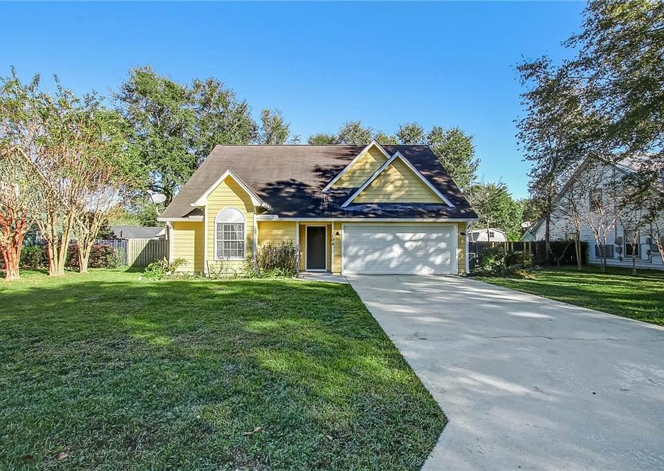 1st image of 104 Royal Acres Cir