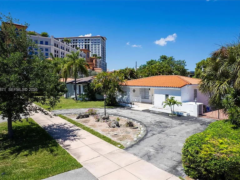 3021 Coconut Grove Dr — Photo 29
