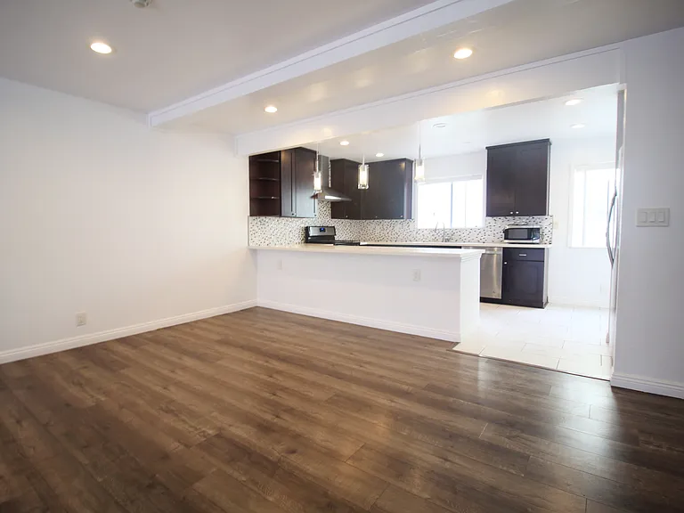 1832 Rockefeller Ln #8 — Photo 28