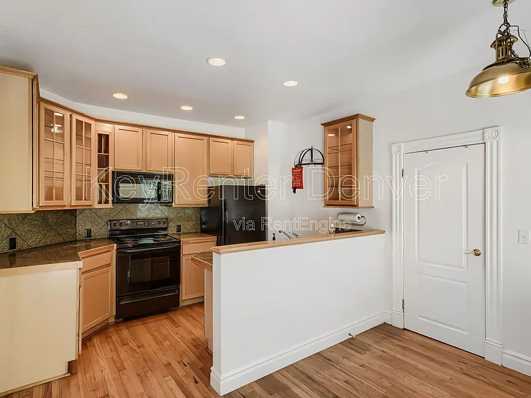 322 E Cedar Ave #A — Photo 6