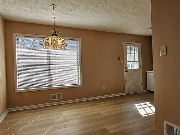 5th image of 2471 Cedar Dr