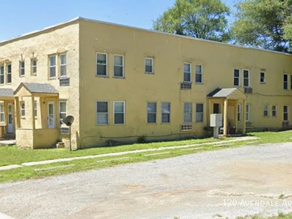 120 Avendale Ave NE #2