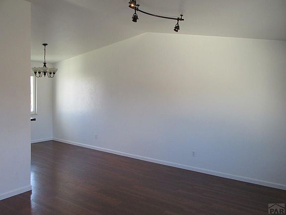 5th image of 2 Carpenter Pl