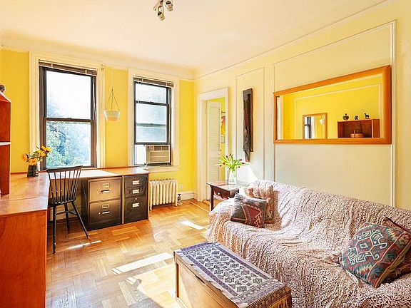 3rd image of 345 E 77th St APT 4B