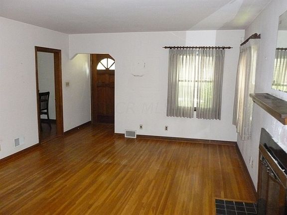 5th image of 54 E Jeffrey Pl