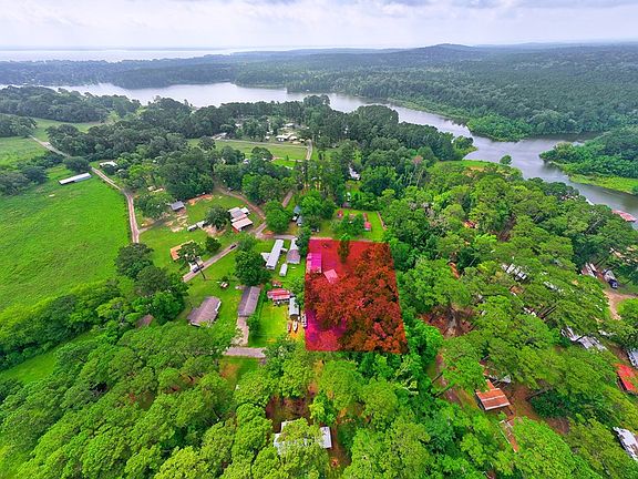 2nd image of 140 Periwinkle Dr
