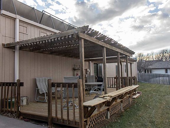 5th image of 1404 Circle Lake Dr