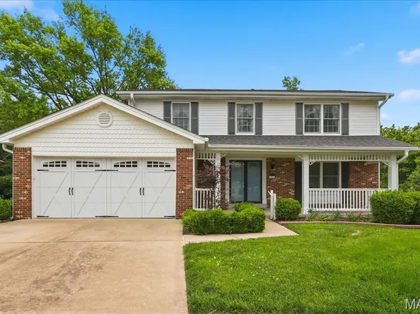 12268 Spring Place Ct, Maryland Heights, MO 63043