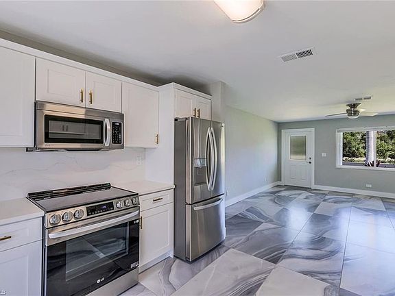 5th image of 4365 Tarpon AVE