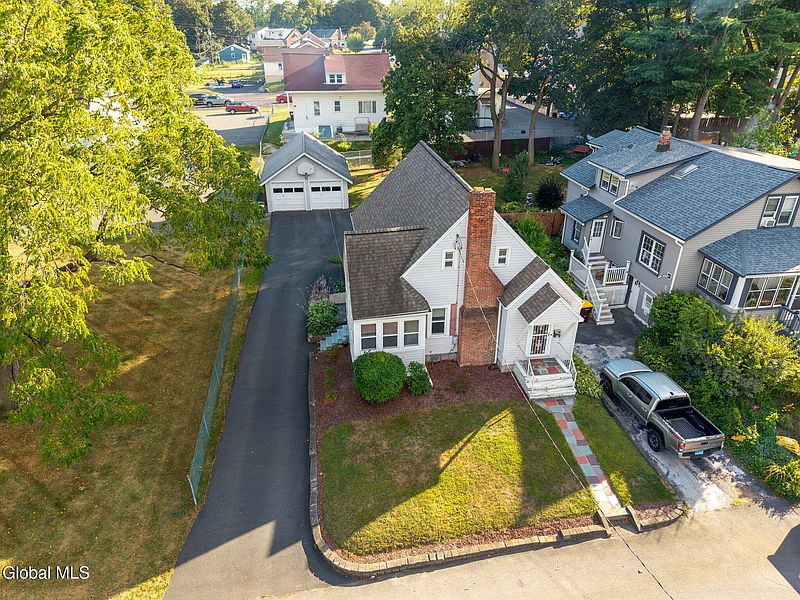 3rd image of 24 Purtell Avenue