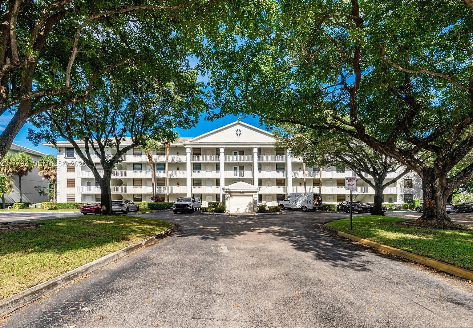 Condo 24 Of Whitehall Con — Photo 1