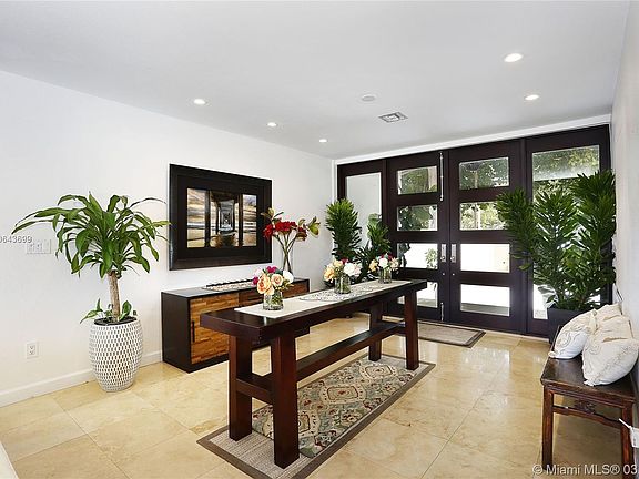 2nd image of 4014 Granada Blvd