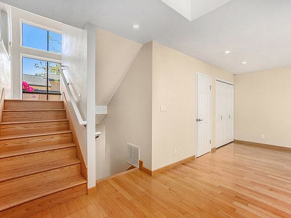 2nd image of 109 Carob Ln