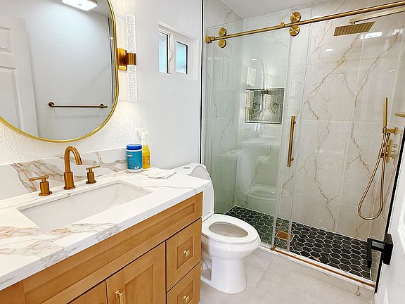 5th image of 310 E Angeleno Ave #1