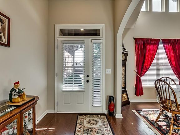 3rd image of 2735 Lily Cir