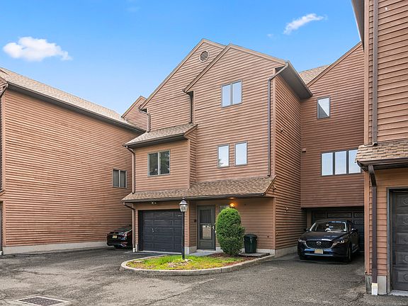 2nd image of 140 Allwood Rd APT C