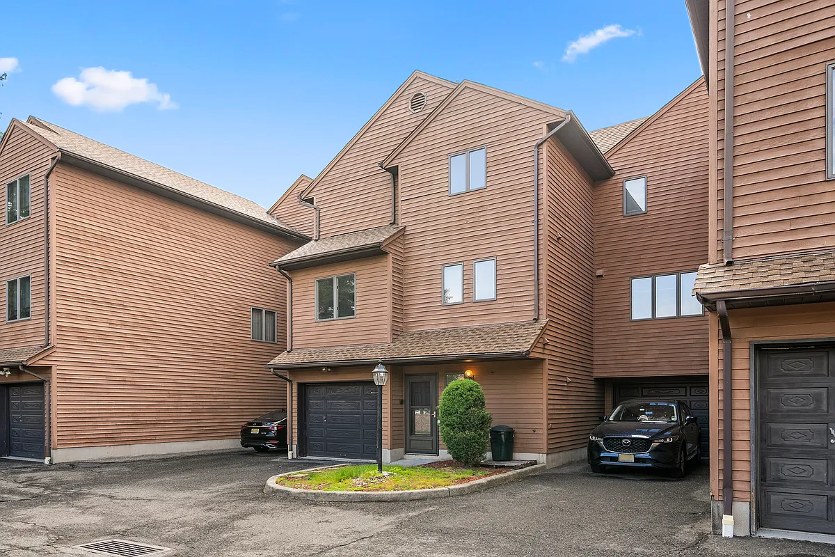 Building Photo - 140 Allwood Rd #C