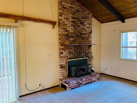 4th image of 23840 Woodfern Dr