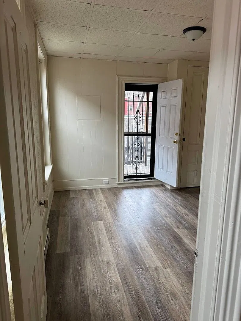 207 W Market Street — Photo 3
