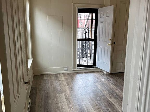 3rd image of 207 W Market St #3R