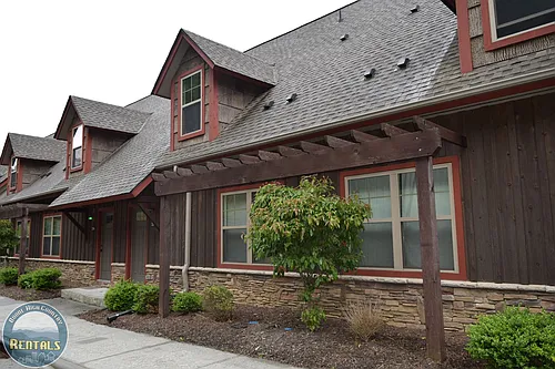 Forrest Edge Townhomes! - 4bd/4ba: Centrally Located! Upscale Student Living! Photo 1