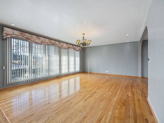 5th image of 5140 Lee St