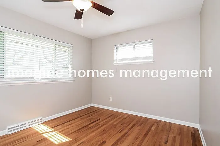 10755 Plainfield Rd — Photo 7