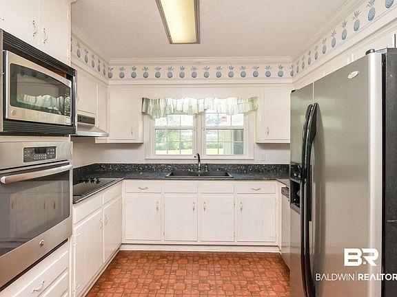 4th image of 5901 Chalet Dr N